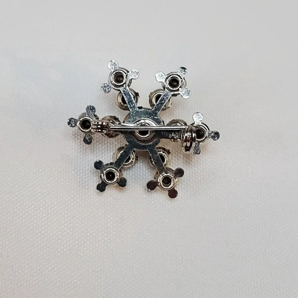Vintage 50's Rhinestone Brooch Pin Riveted Starburst Star Snowflake retro - Picture 4 of 11